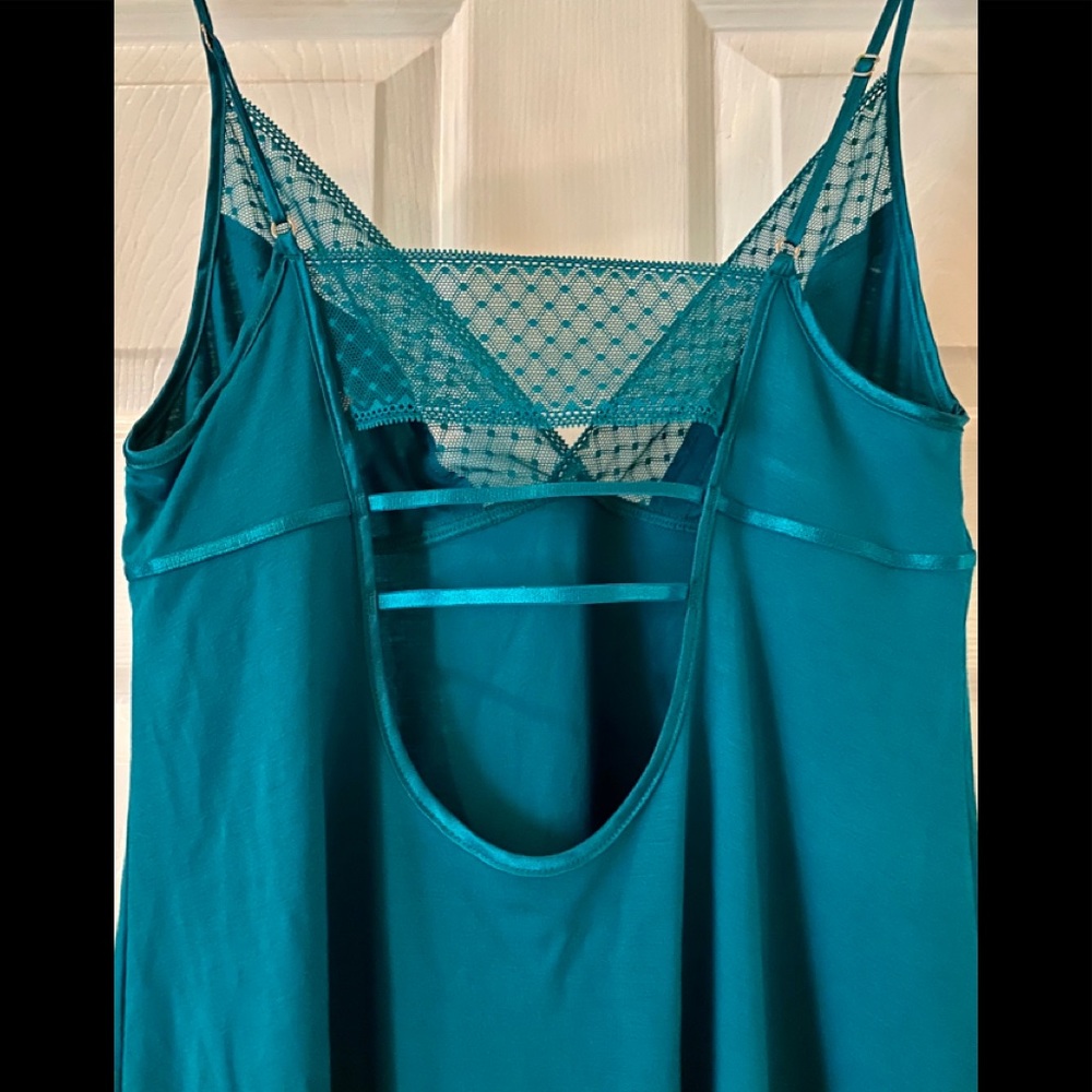 NEW VICTORIA’S SECRET SUPERSOFT LACE SLIP - Picture 3 of 8